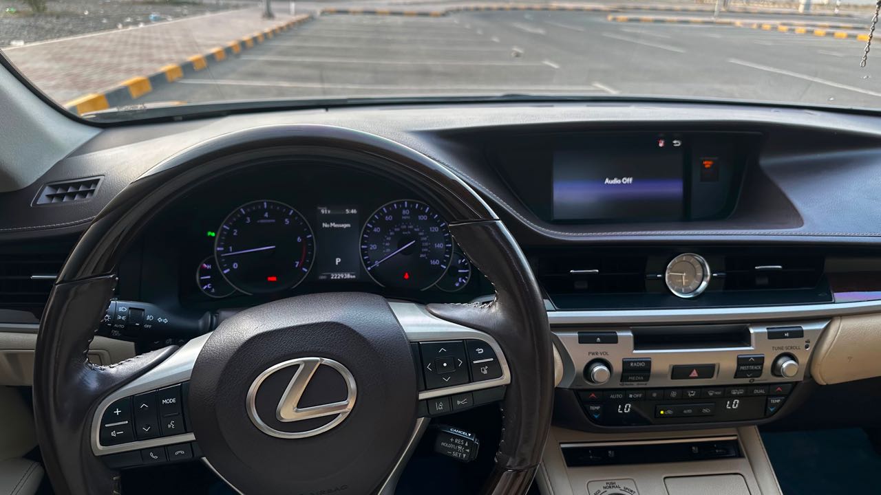 Car Image 2018 LEXUS ES 350