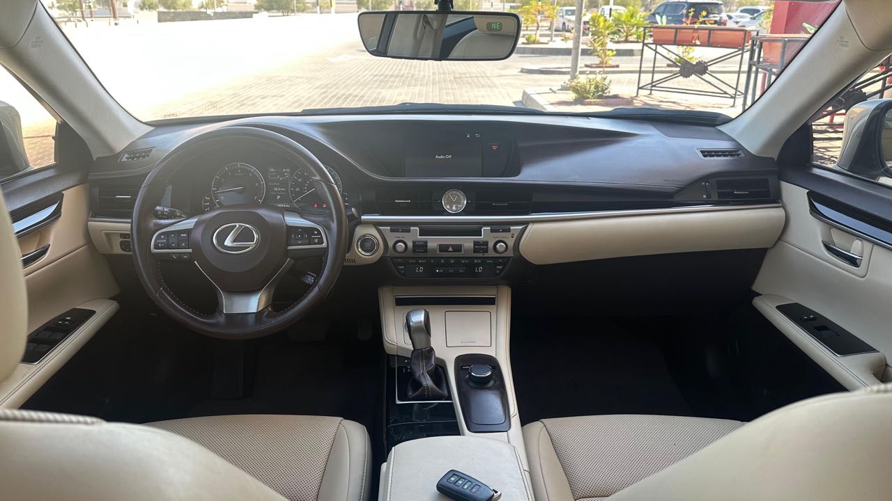 Car Image 2016 LEXUS ES 350