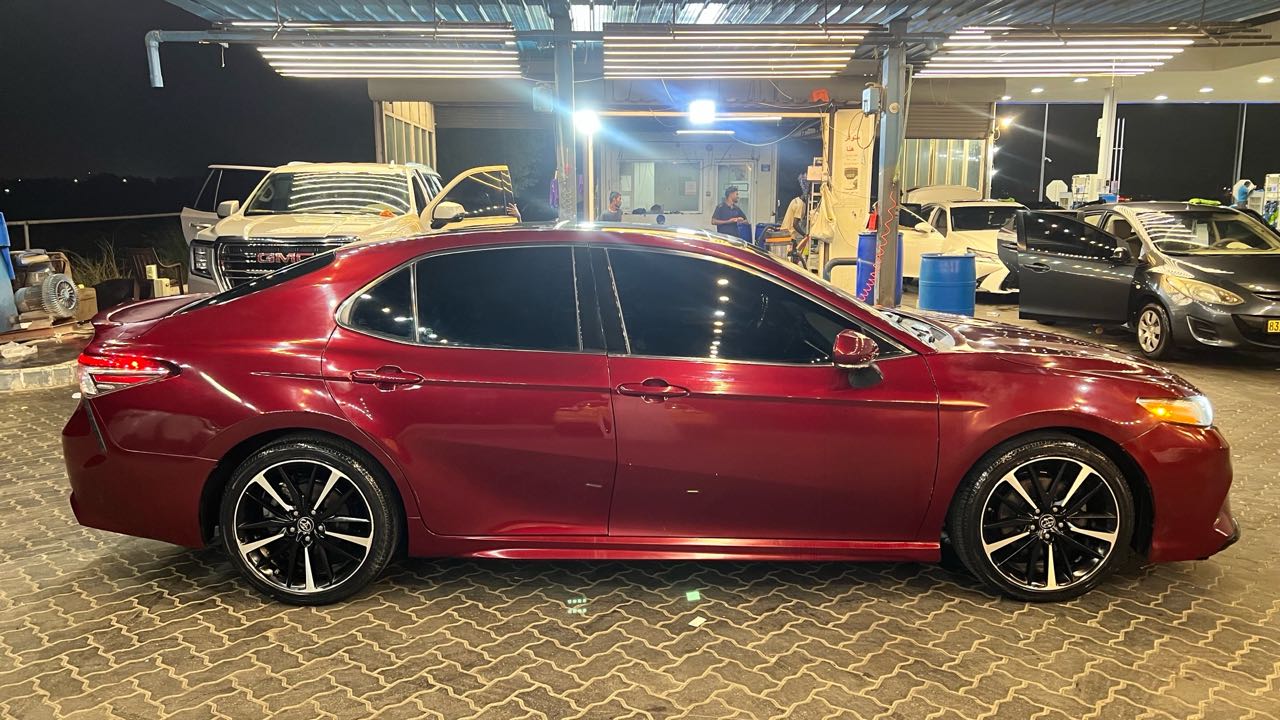 Car Image 2018 TOYOTA CAMRY XSE