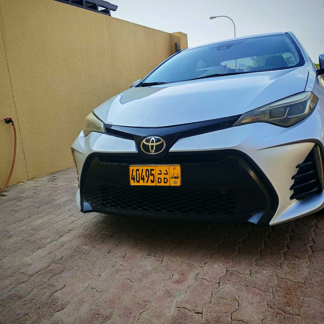 Car Image 2018 TOYOTA COROLLA LE