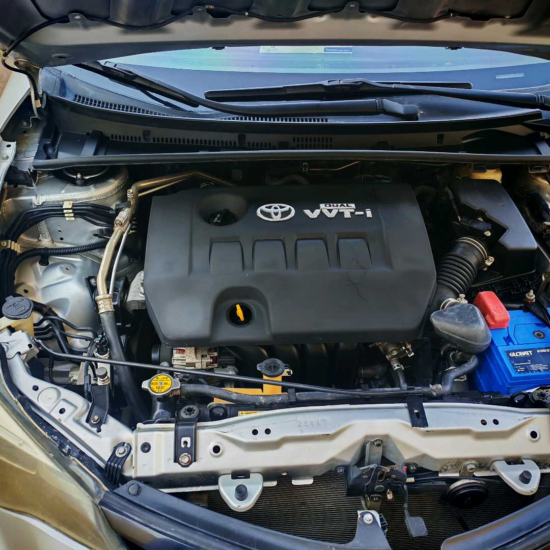 Car Image 2018 TOYOTA COROLLA LE