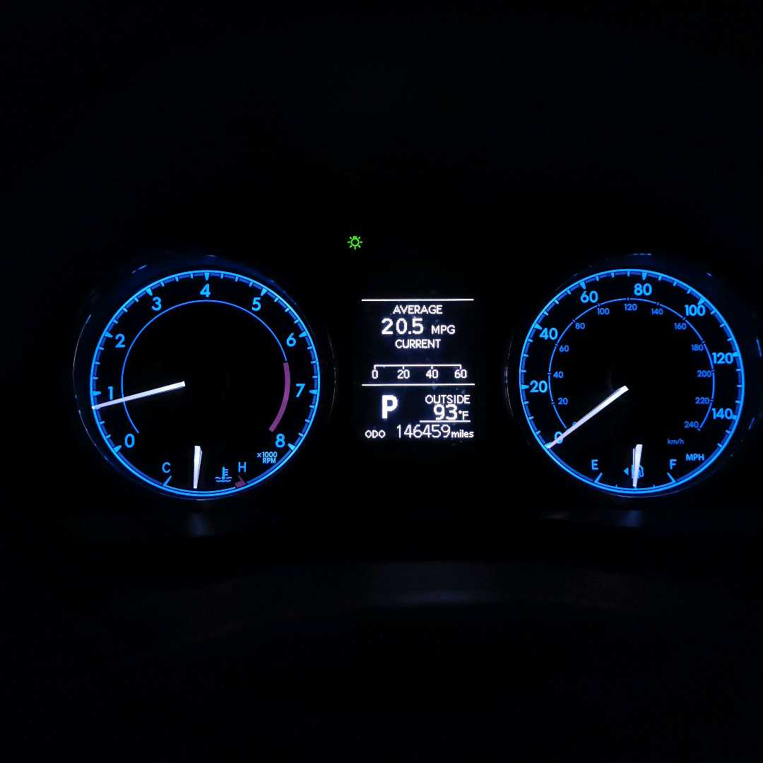 Car Image 2018 TOYOTA COROLLA LE