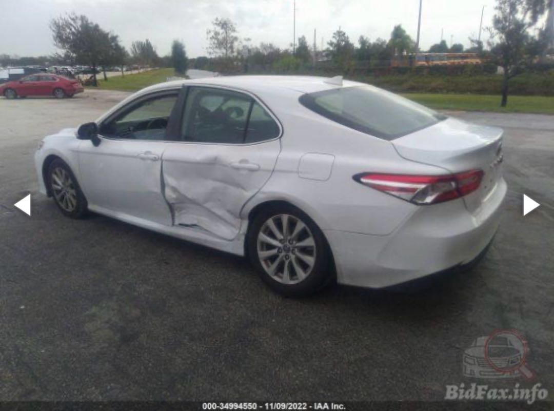 Car Image 2020 TOYOTA CAMRY LE