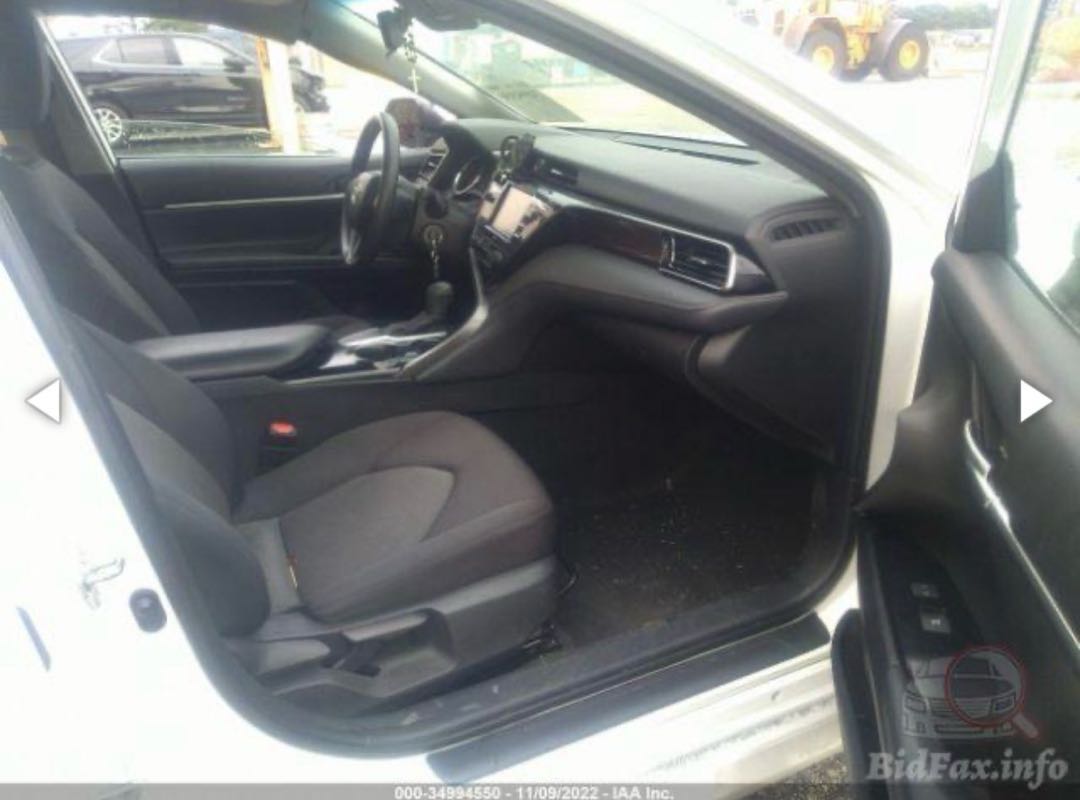 Car Image 2020 TOYOTA CAMRY LE
