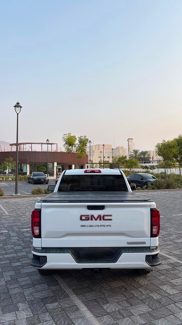Car Image 2019 GMC SIERRA SLE