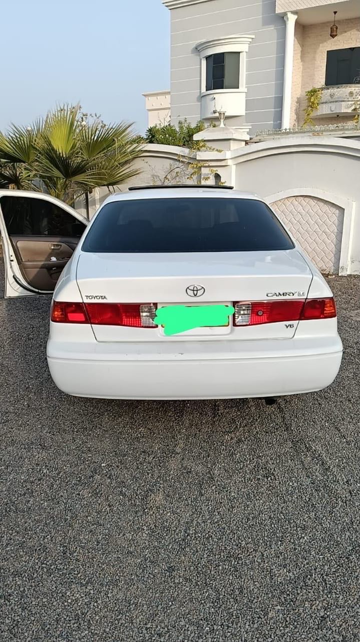 Car Image 2000 TOYOTA CAMRY LE