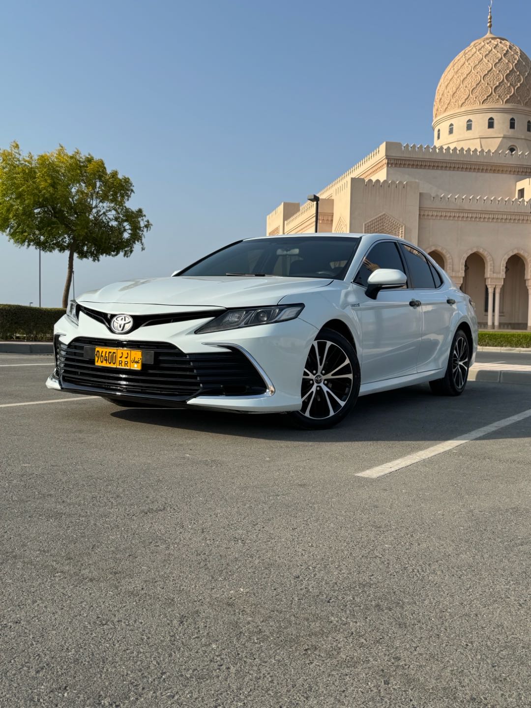 Car Image 2020 TOYOTA CAMRY LE