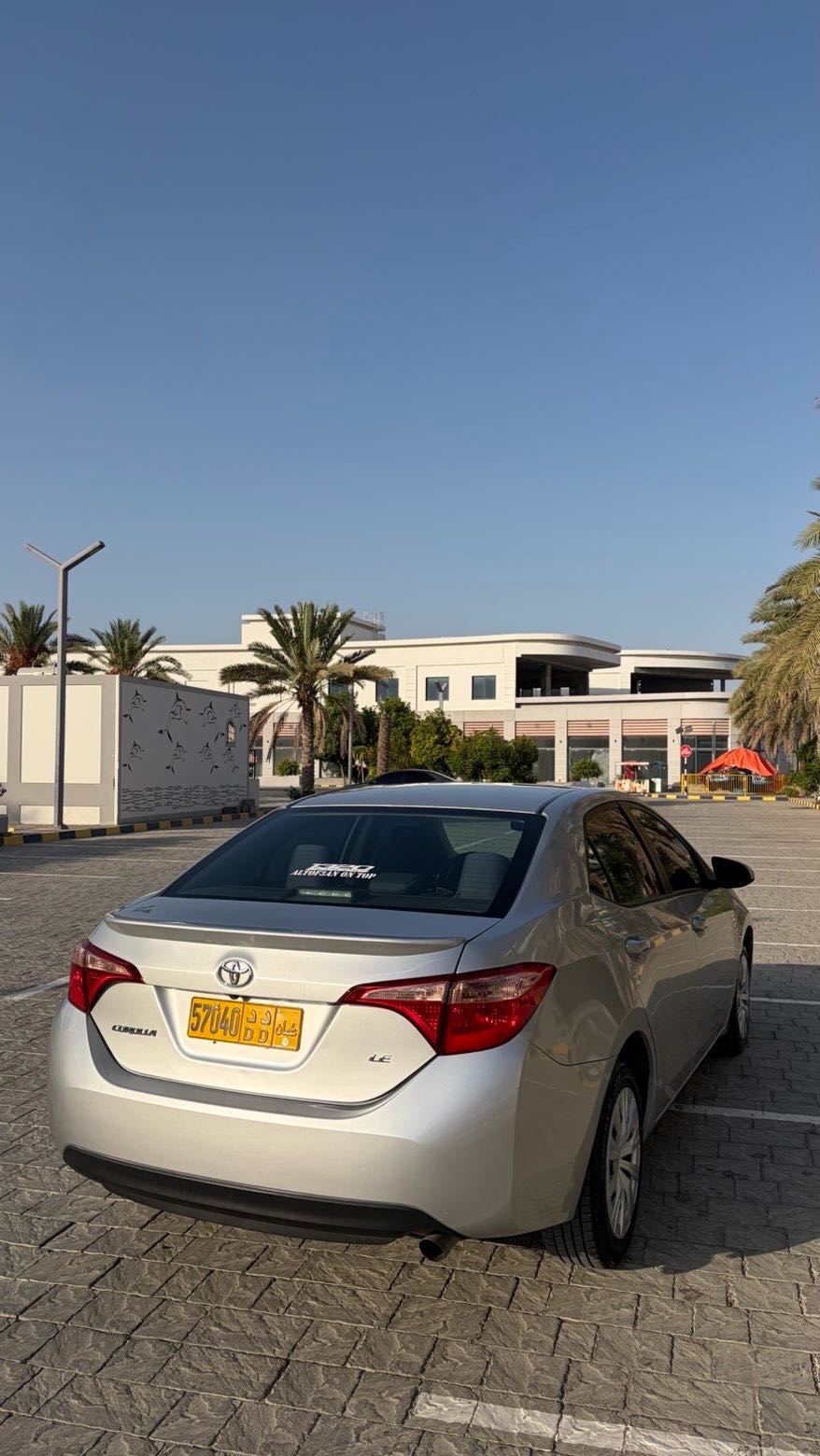 Car Image 2018 TOYOTA COROLLA LE