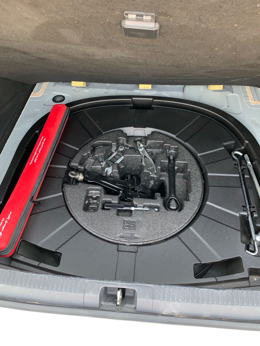 Car Image 2019 TOYOTA CAMRY Grande