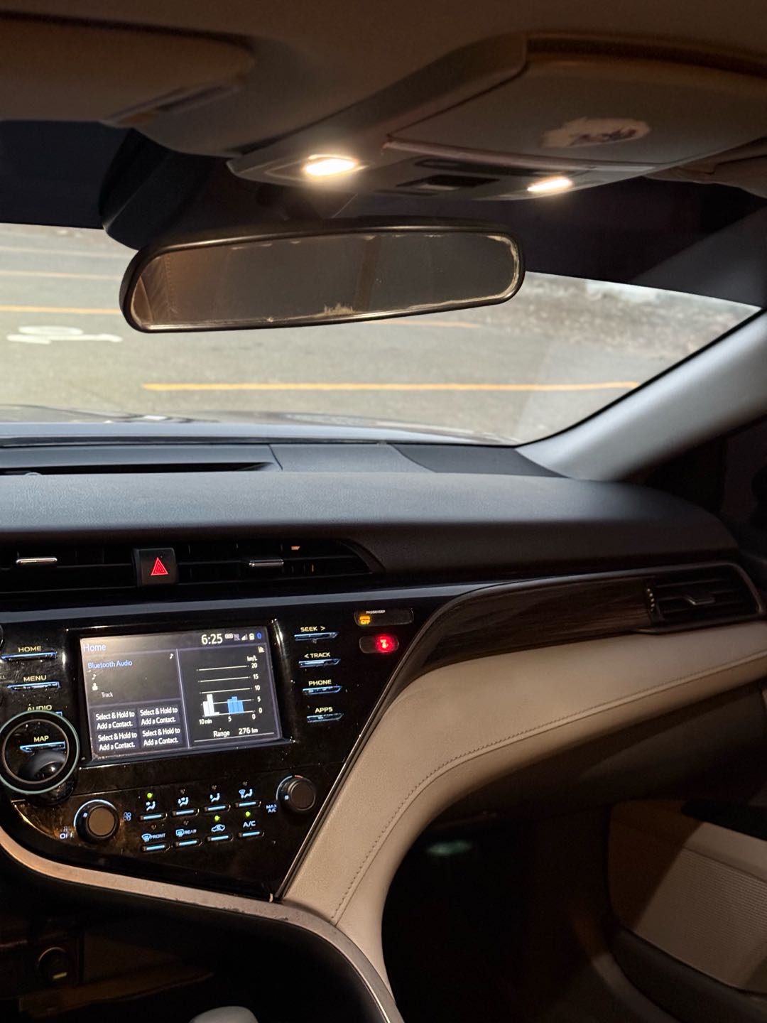 Car Image 2019 TOYOTA CAMRY LE