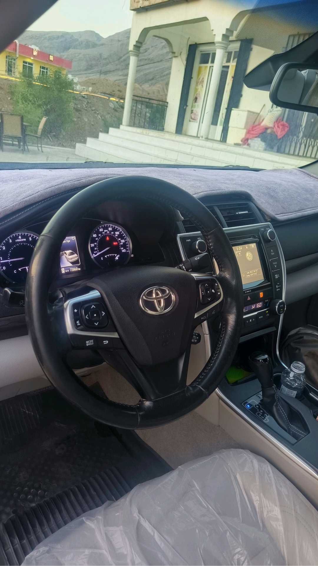 Car Image 2016 TOYOTA CAMRY XLE