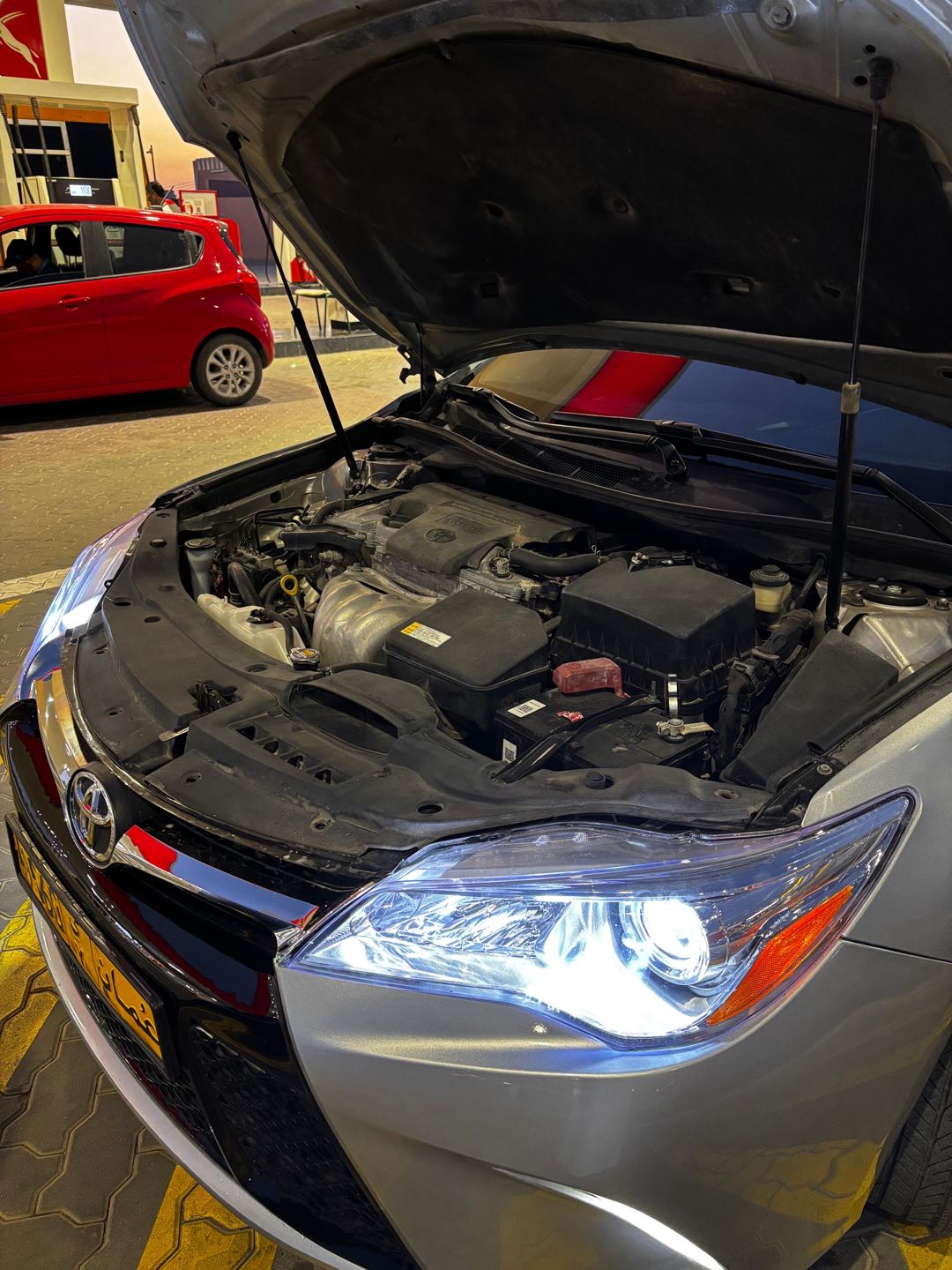 Car Image 2016 TOYOTA CAMRY XLE