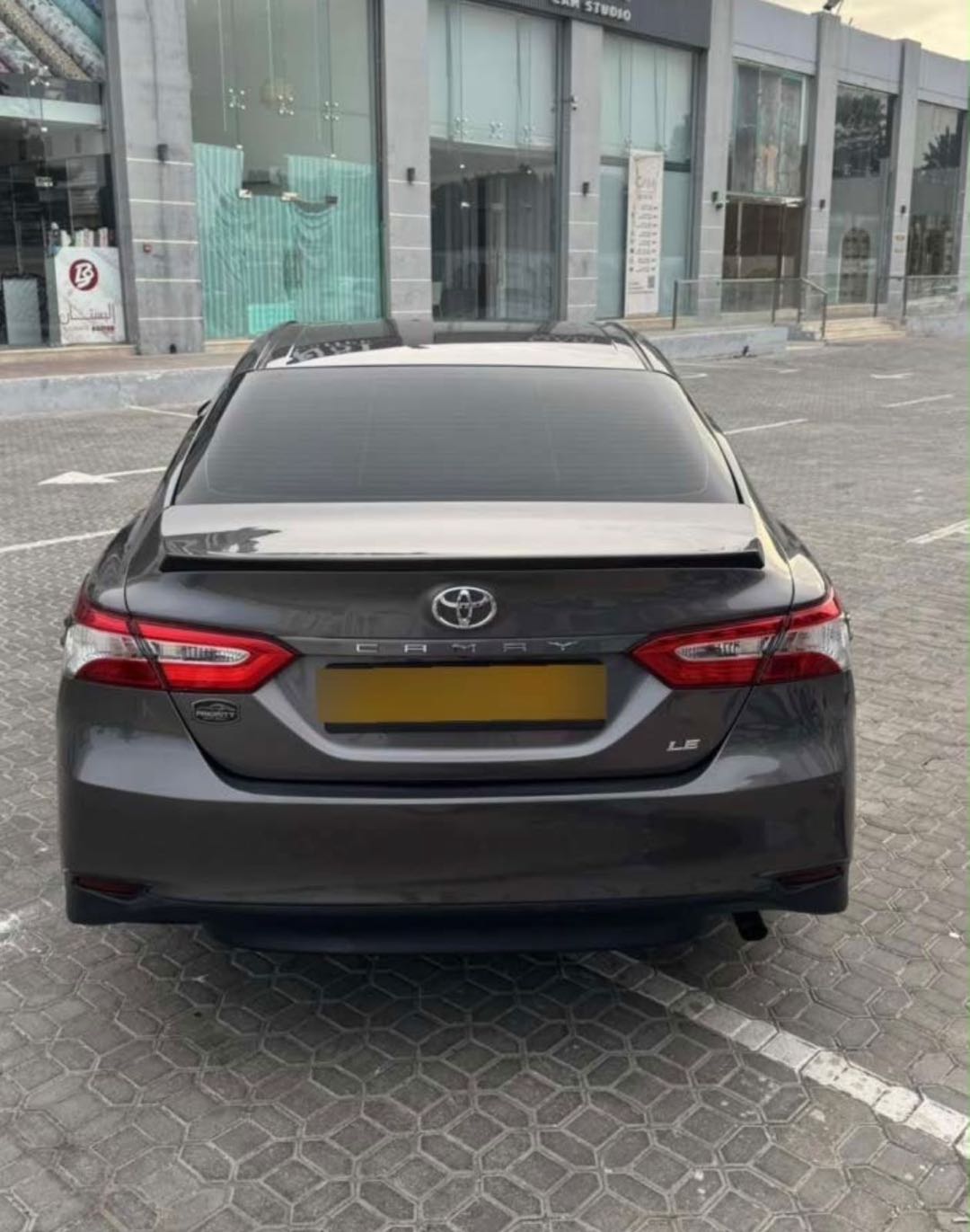 Car Image 2018 TOYOTA CAMRY LE