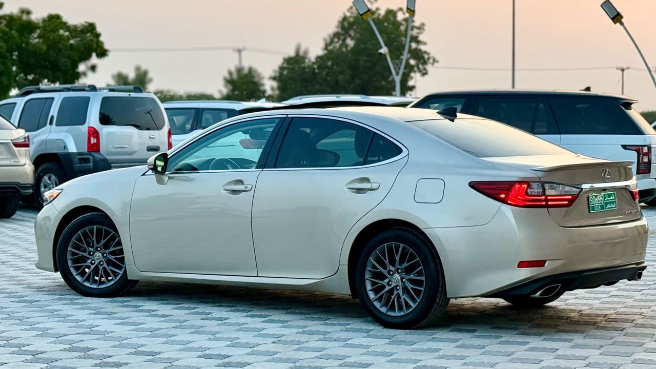 Car Image 2018 LEXUS ES 350