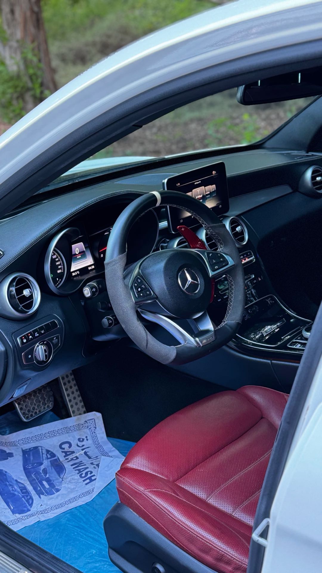 Car Image 2016 MERCEDES C Class 400
