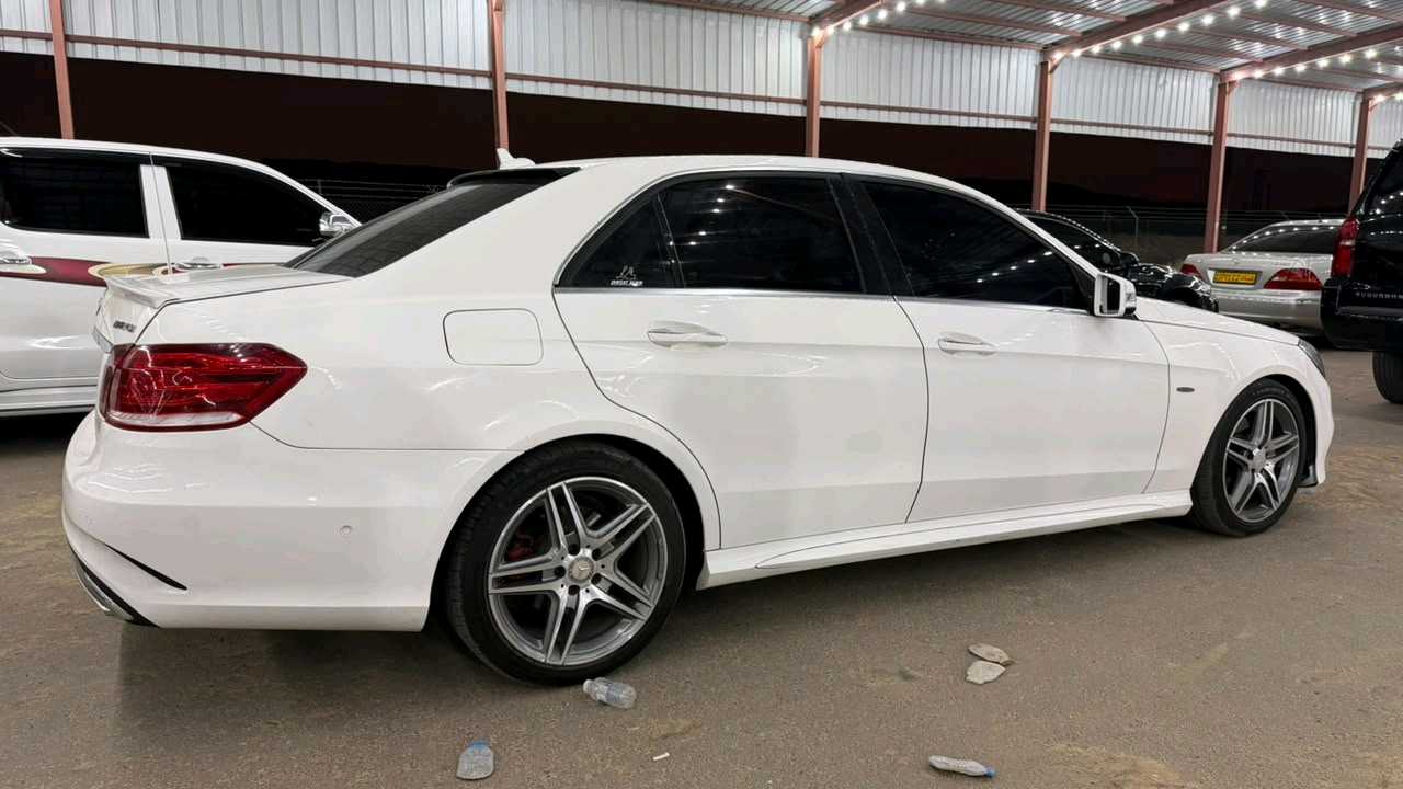 Car Image 2014 MERCEDES E Class 350