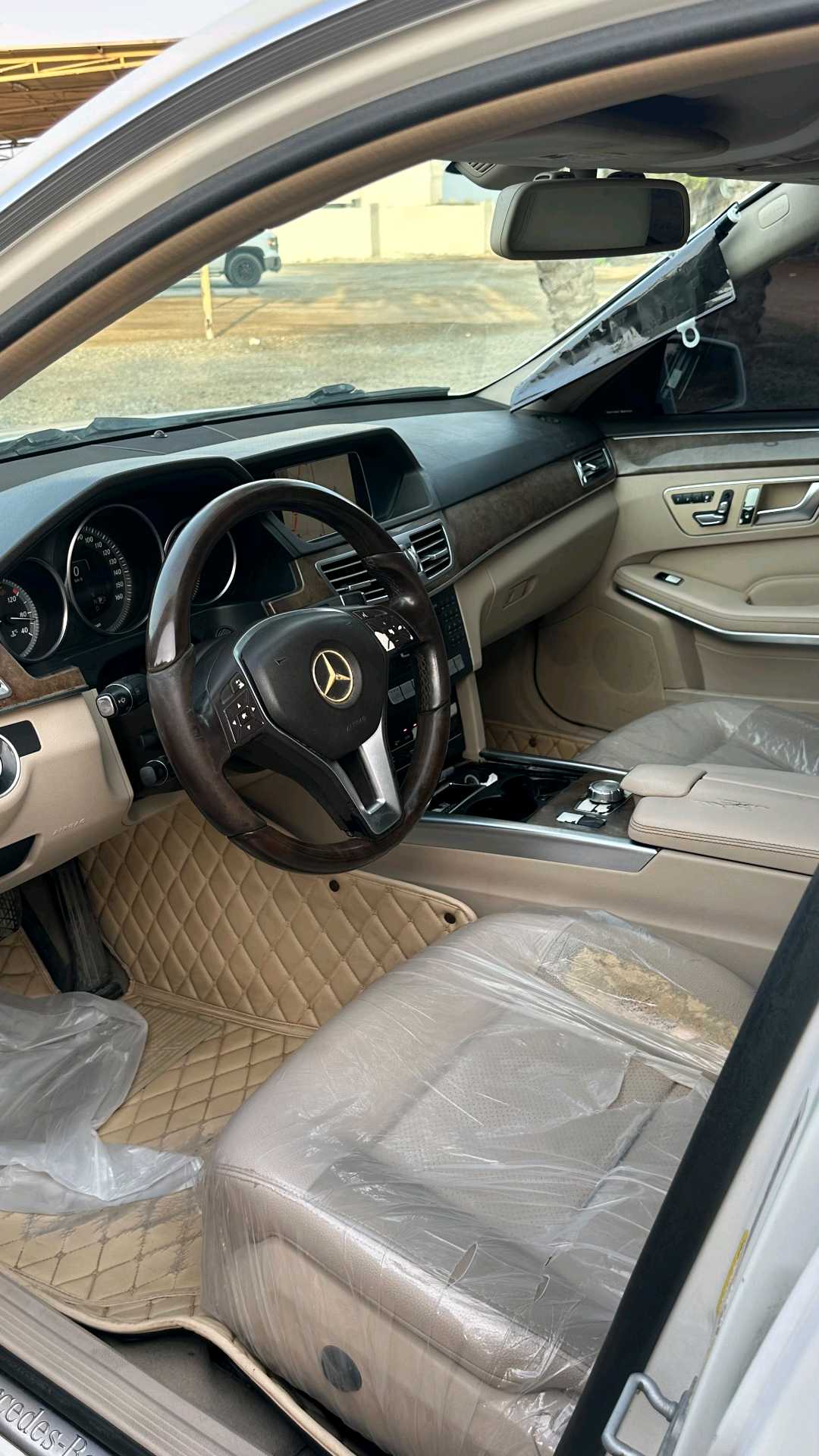 Car Image 2014 MERCEDES E Class 350