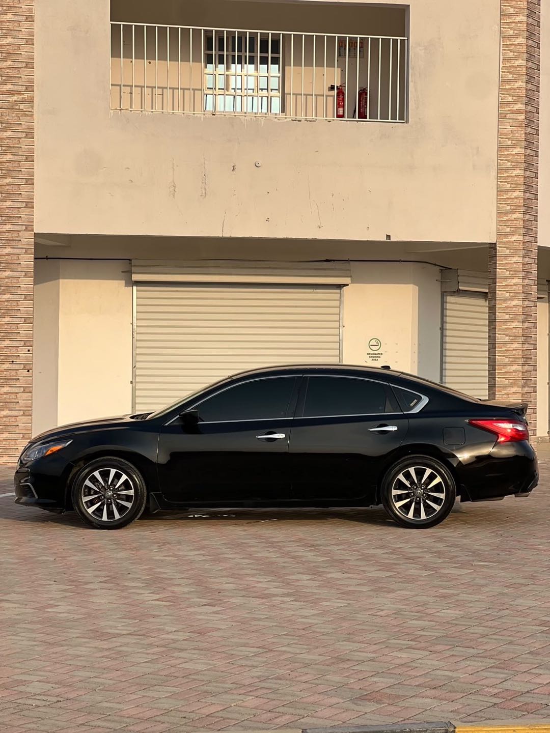 Car Image 2017 NISSAN ALTIMA SV