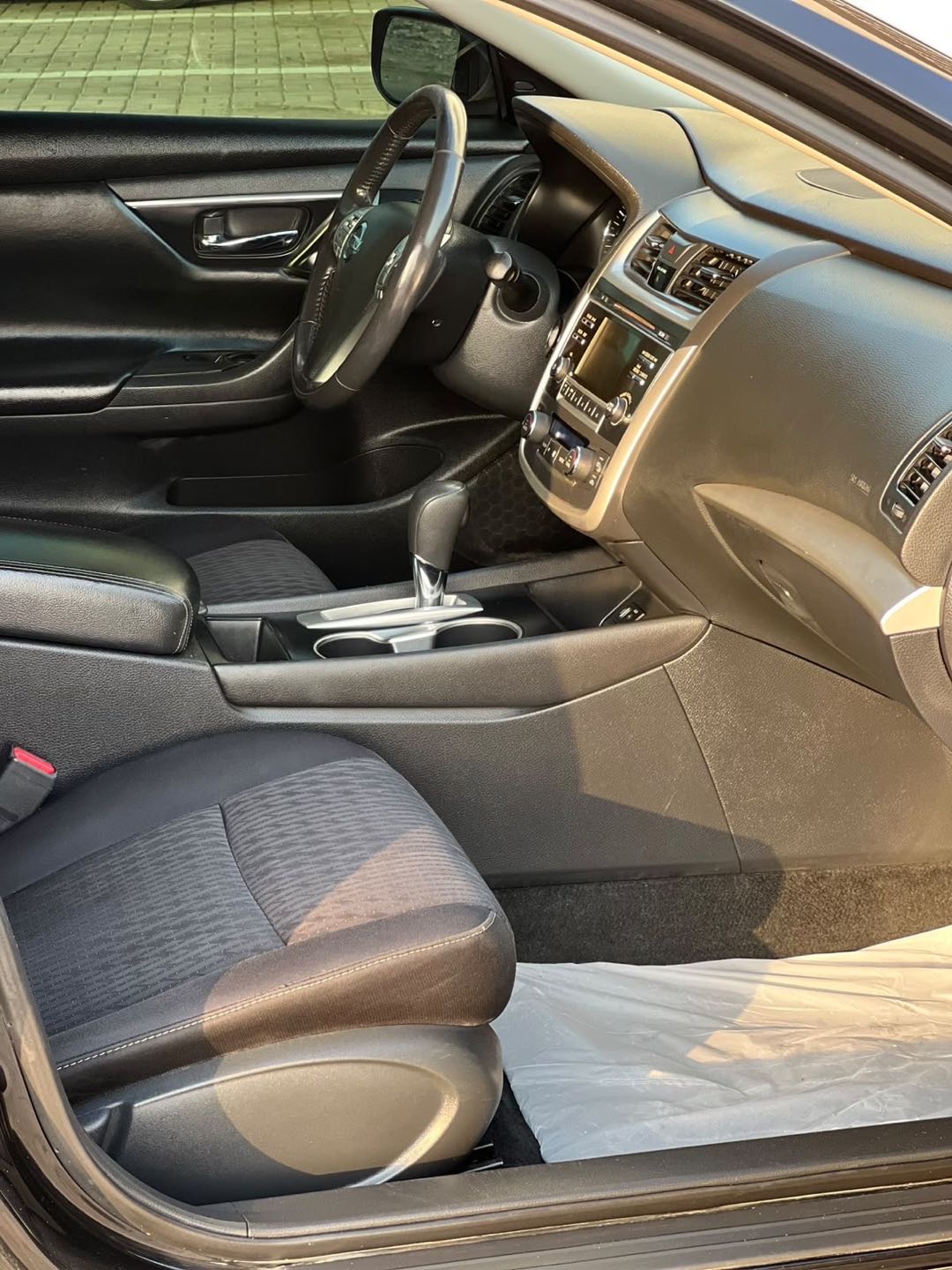 Car Image 2017 NISSAN ALTIMA SV