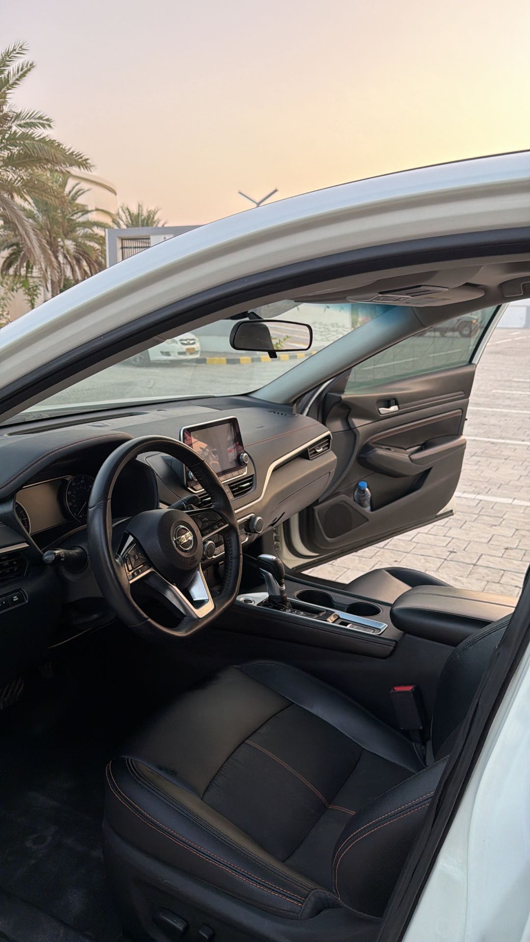 Car Image 2019 NISSAN ALTIMA SR
