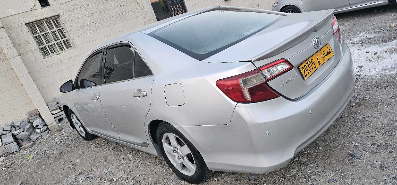 Car Image 2012 TOYOTA CAMRY SE