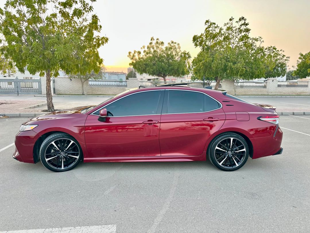 Car Image 2018 TOYOTA CAMRY XSE