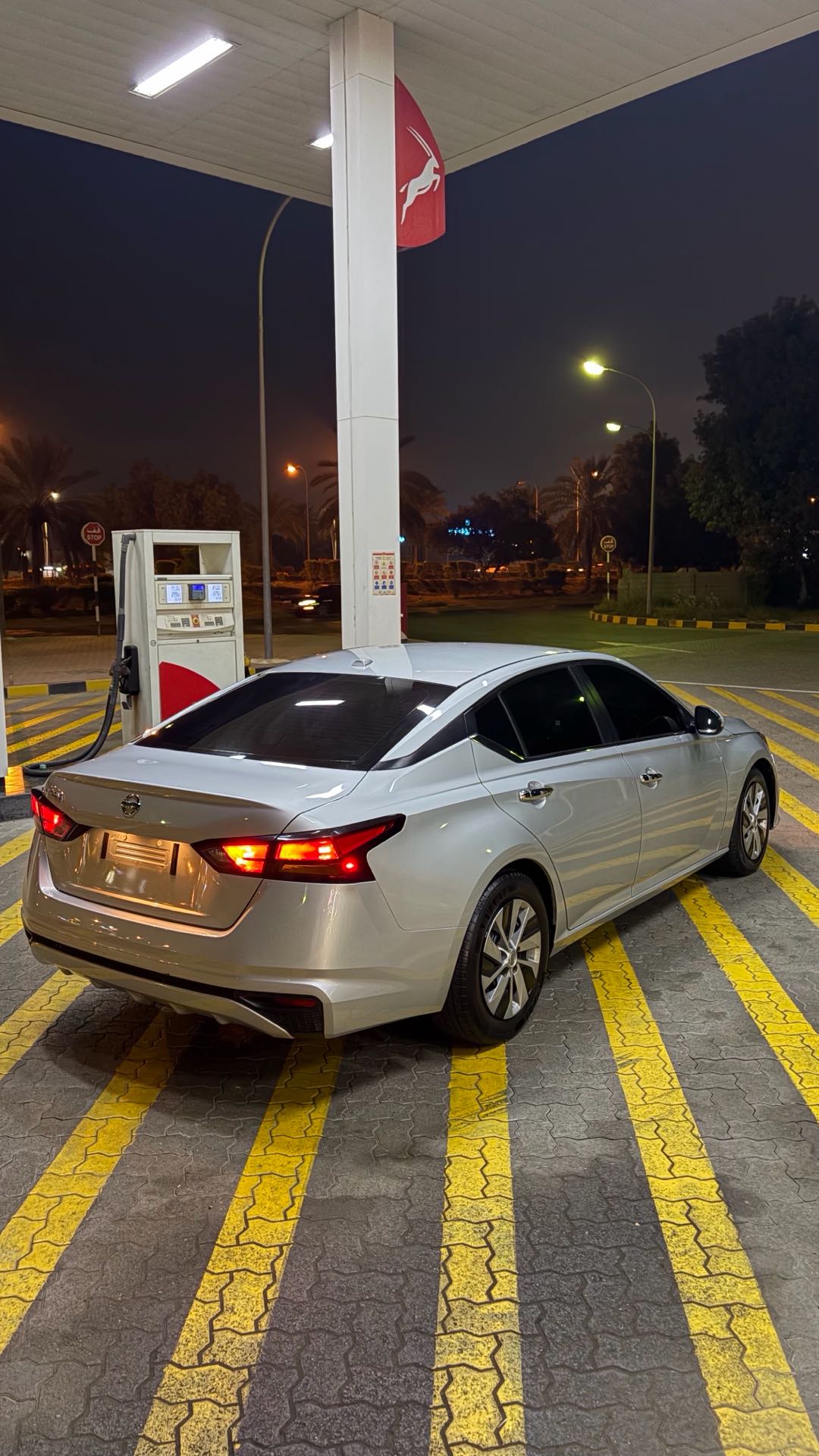 Car Image 2019 NISSAN ALTIMA S