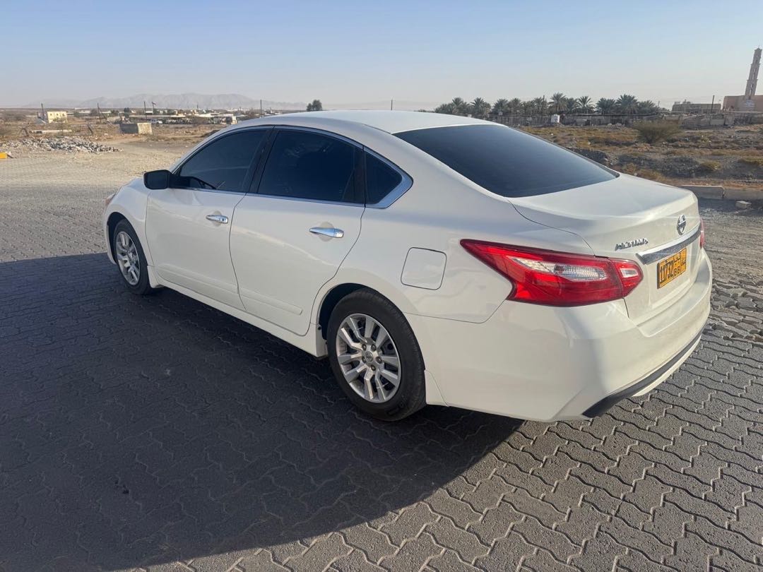 Car Image 2016 NISSAN ALTIMA S