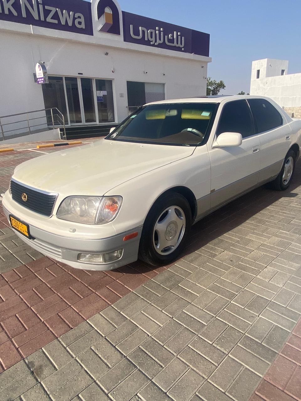 Car Image 1999 LEXUS LS 400