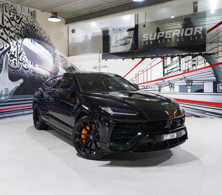 LAMBORGHINI URUS 2024
