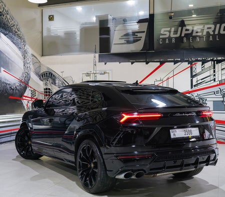 LAMBORGHINI URUS 2024