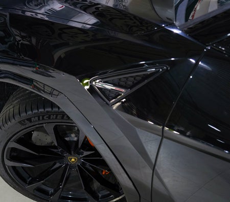 LAMBORGHINI URUS 2024