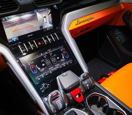 LAMBORGHINI URUS 2024