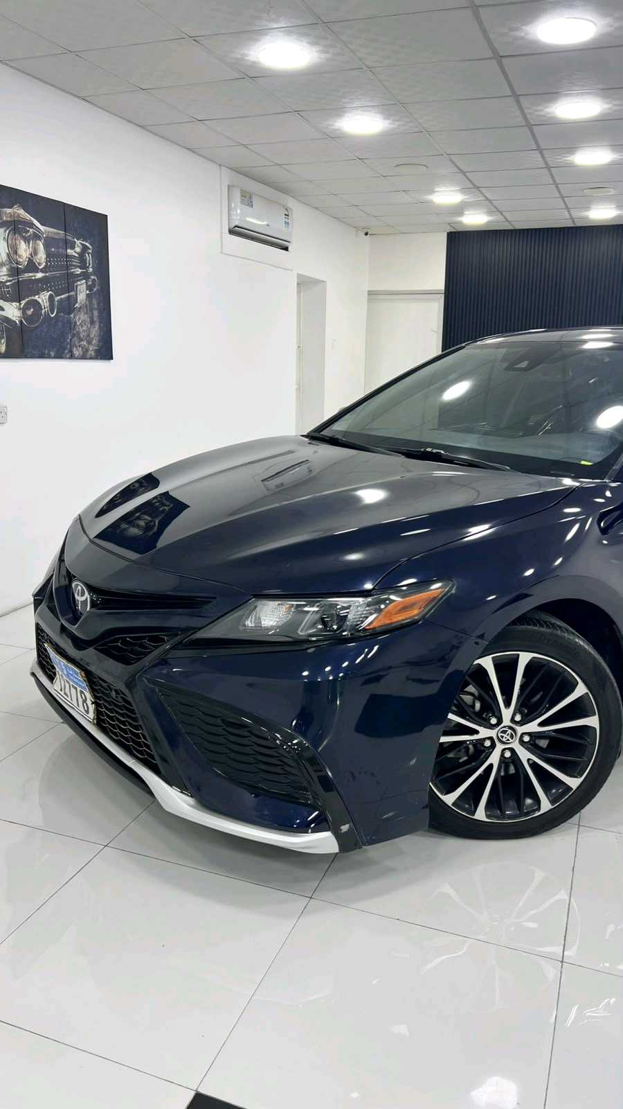 Car Image 2021 TOYOTA CAMRY SE