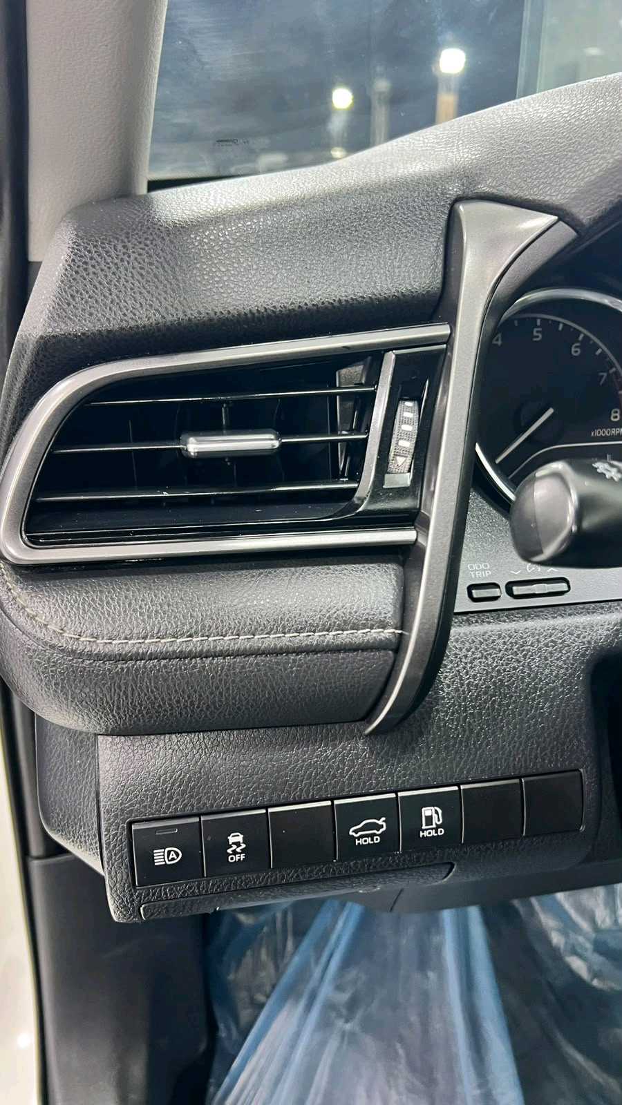 Car Image 2020 TOYOTA CAMRY SE