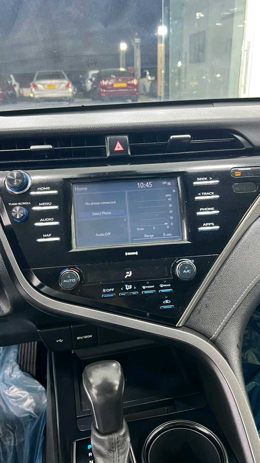 Car Image 2020 TOYOTA CAMRY SE