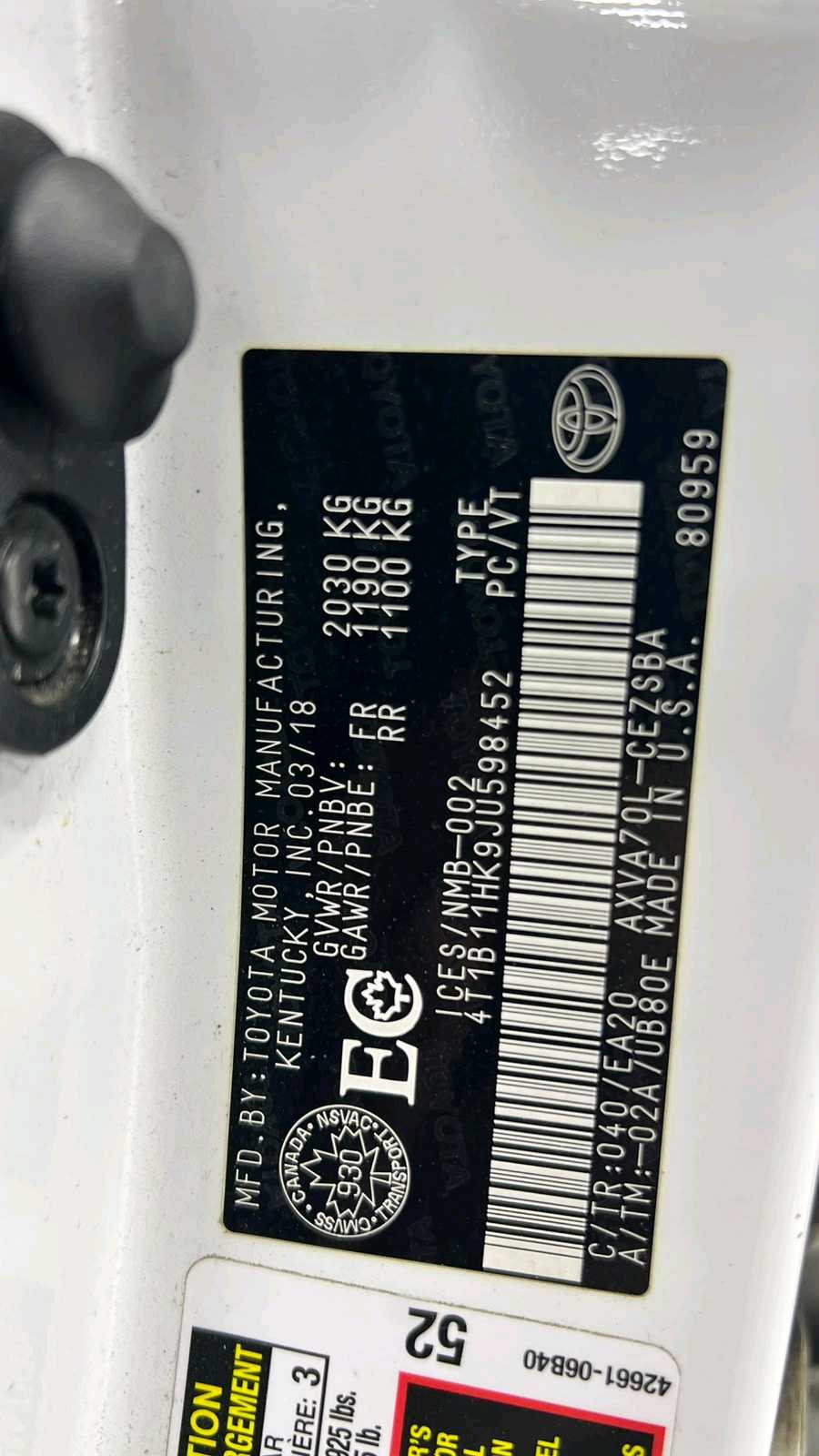 Car Image 2018 TOYOTA CAMRY SE