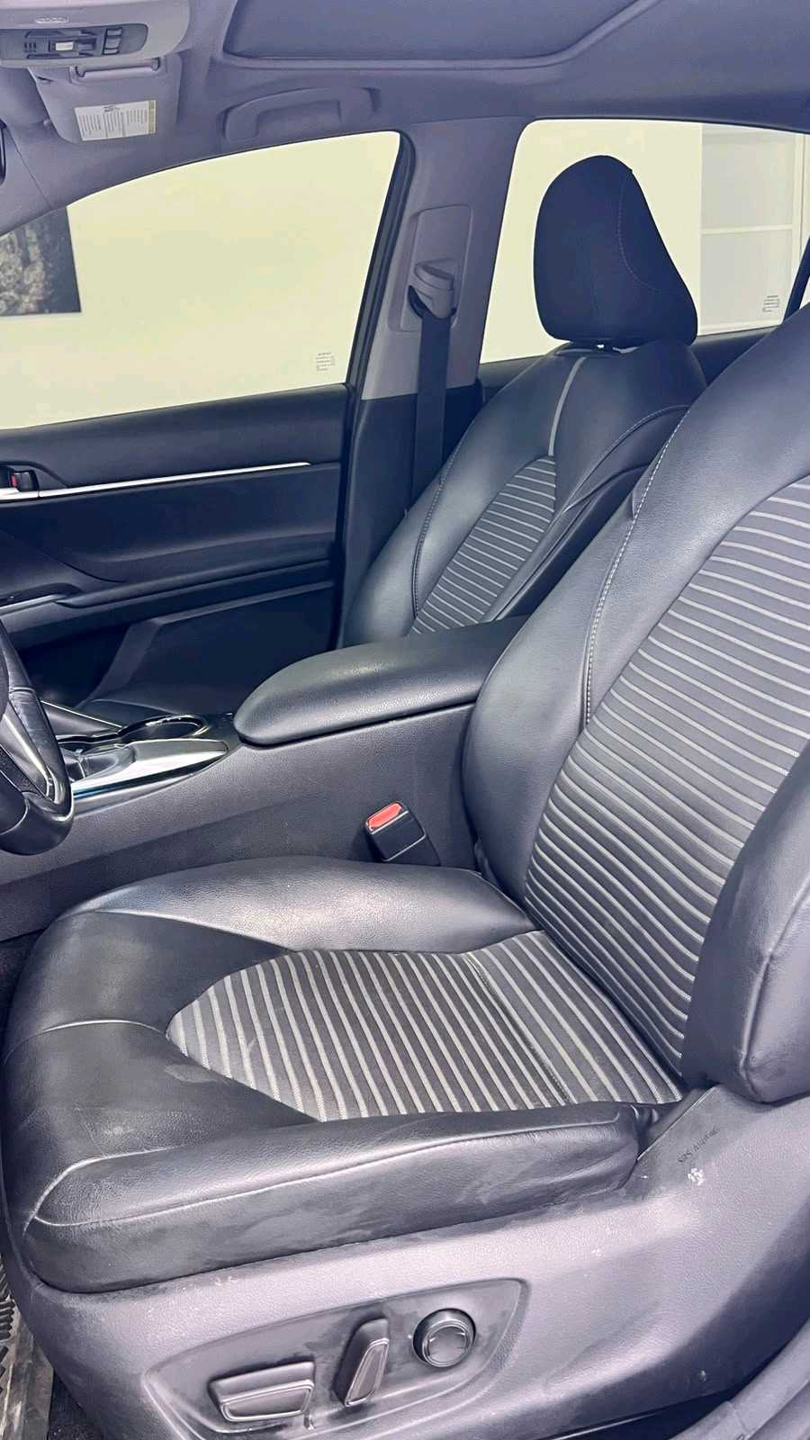 Car Image 2018 TOYOTA CAMRY SE