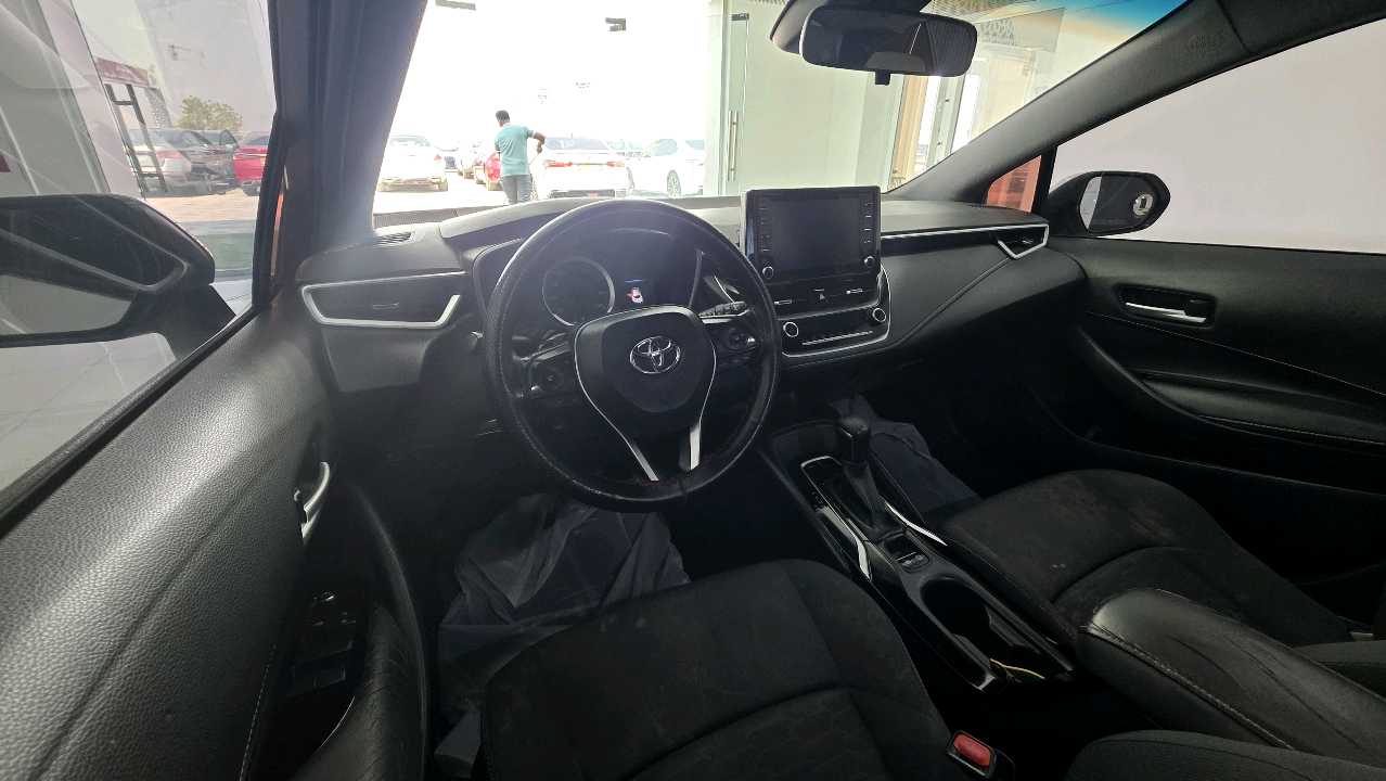 Car Image 2019 TOYOTA COROLLA SE