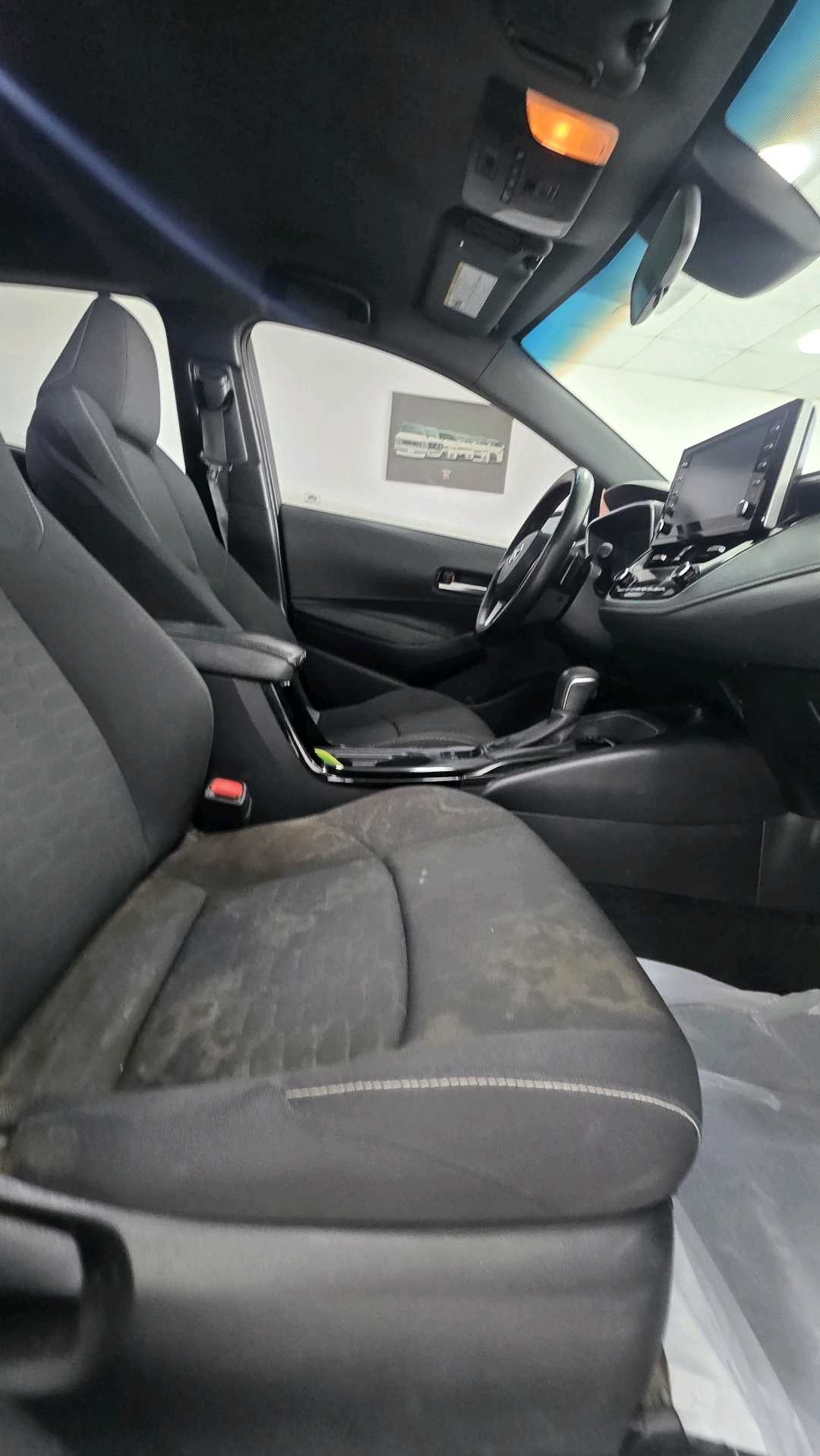 Car Image 2019 TOYOTA COROLLA SE