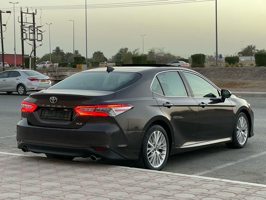Car Image 2018 TOYOTA CAMRY XLE