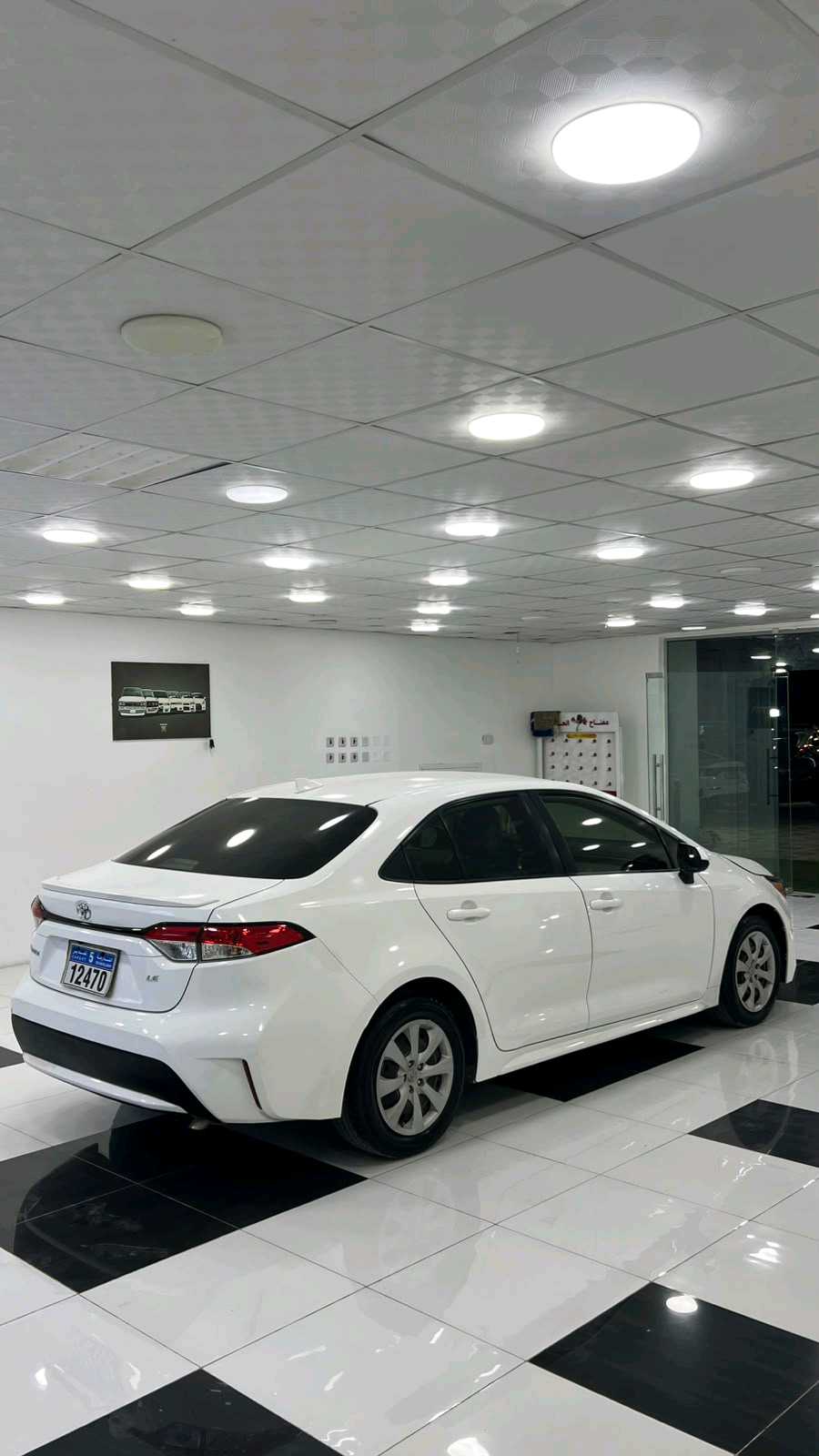 Car Image 2020 TOYOTA COROLLA LE