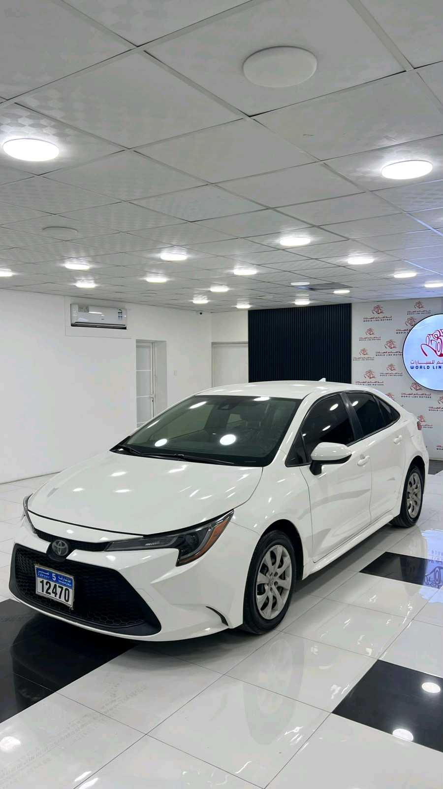 Car Image 2020 TOYOTA COROLLA LE