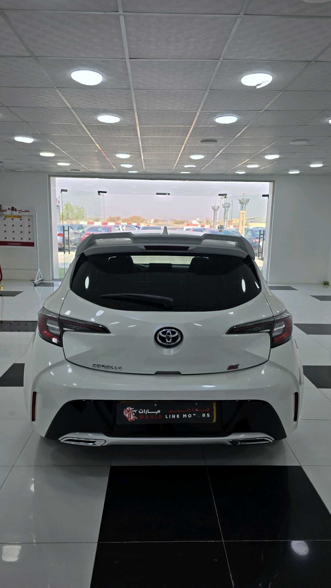 Car Image 2019 TOYOTA COROLLA SE