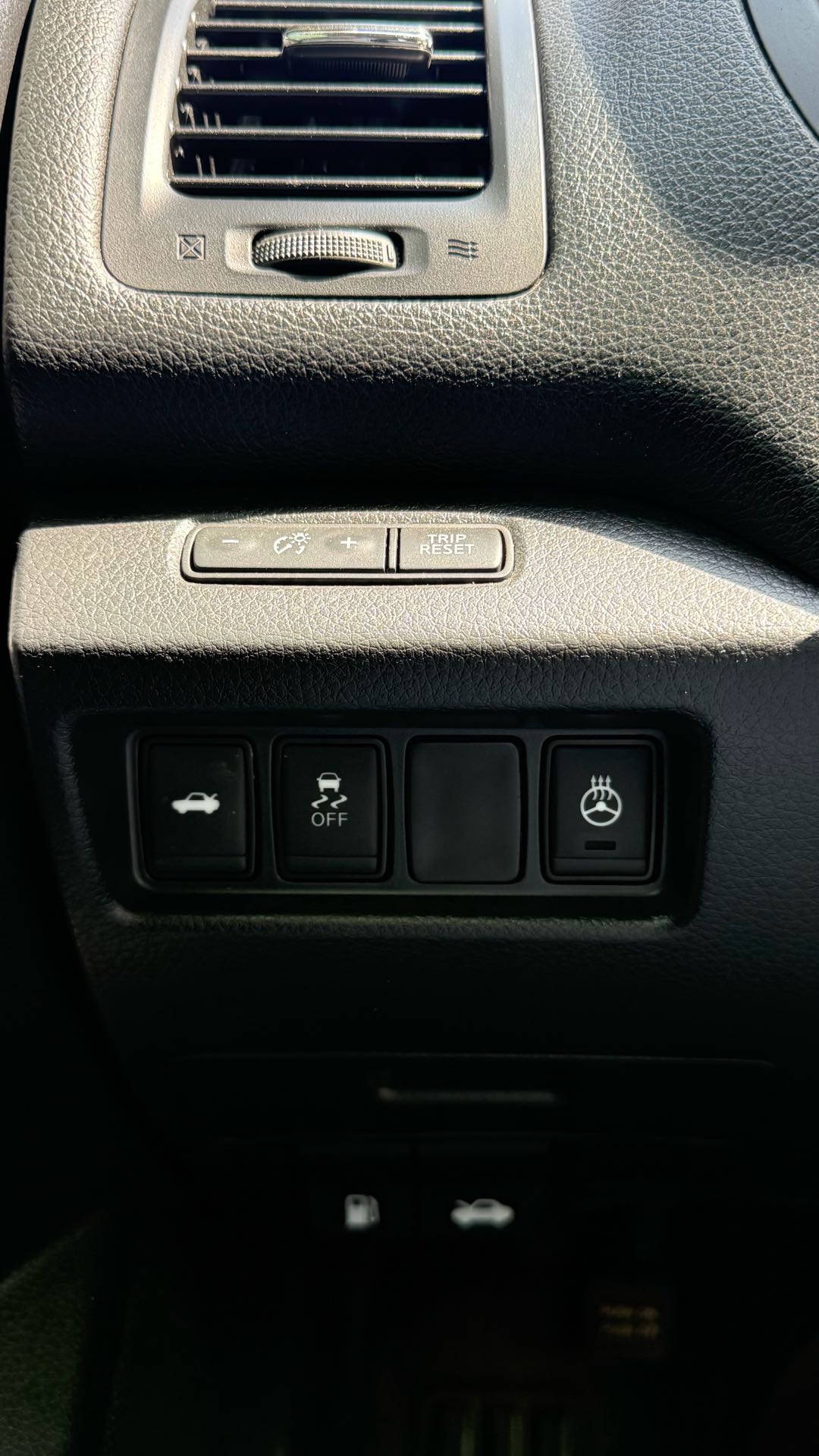 Car Image 2017 NISSAN ALTIMA SL