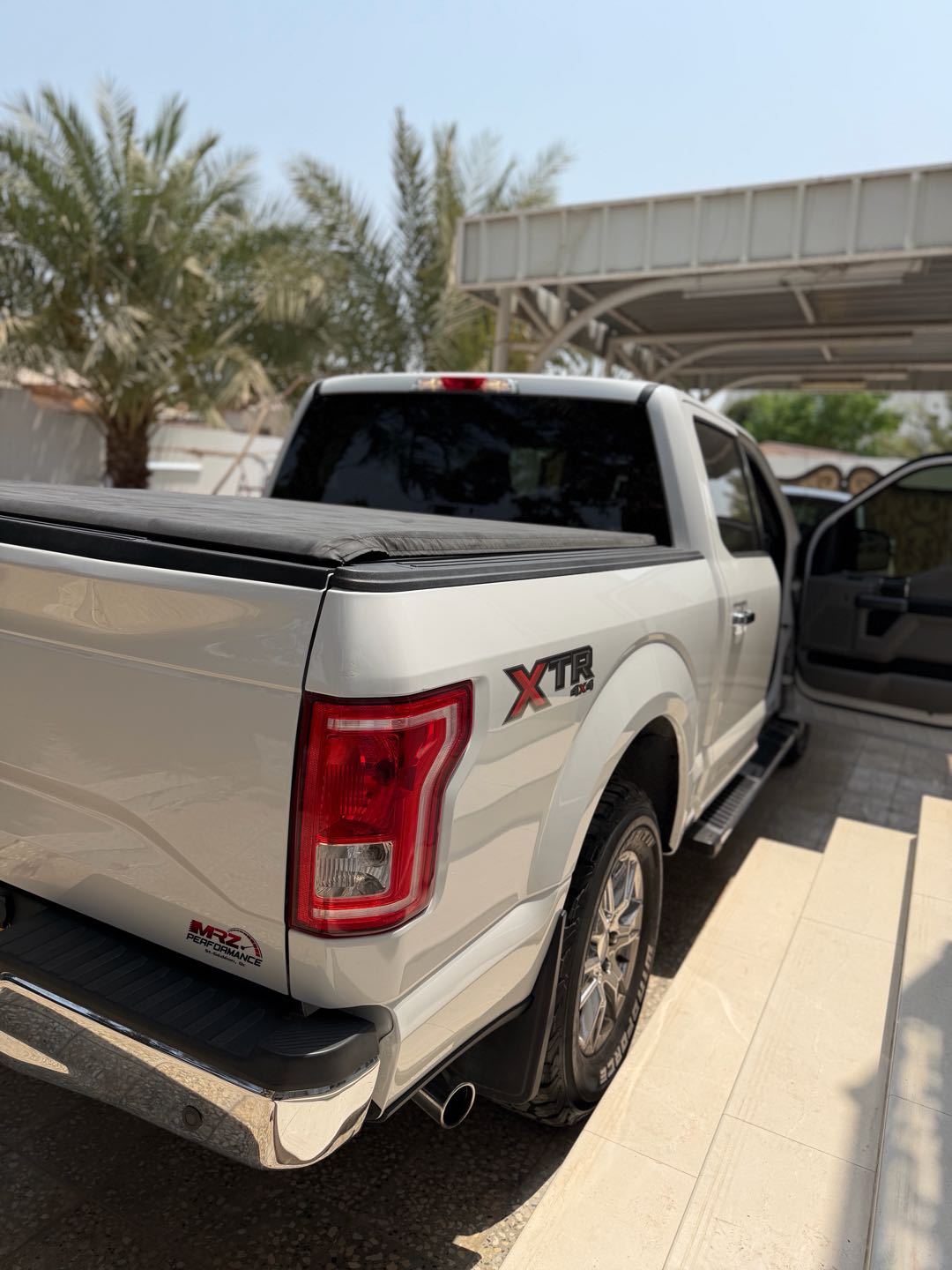 Car Image 2017 FORD F-150 XLT