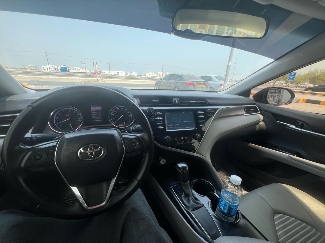 Car Image 2018 TOYOTA CAMRY SE