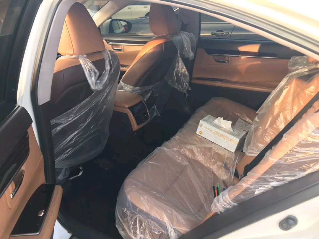 Car Image 2016 LEXUS ES 350