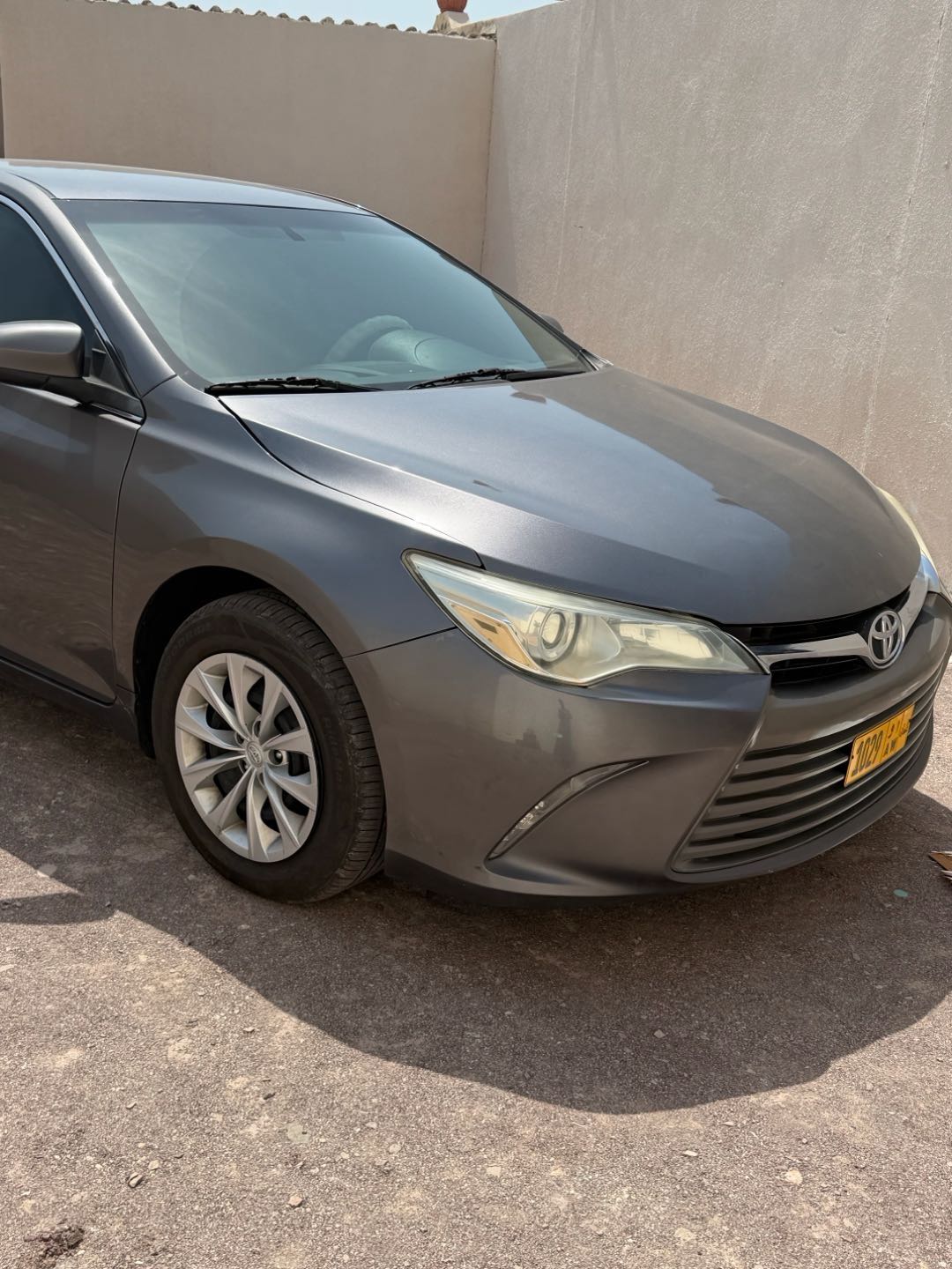 Car Image 2016 TOYOTA CAMRY LE