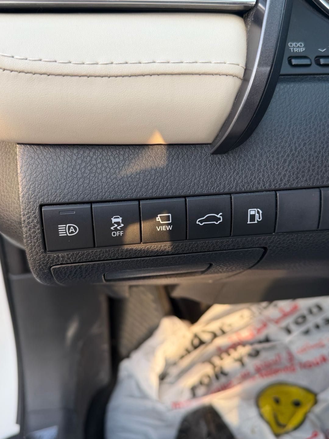 Car Image 2018 TOYOTA CAMRY XLE